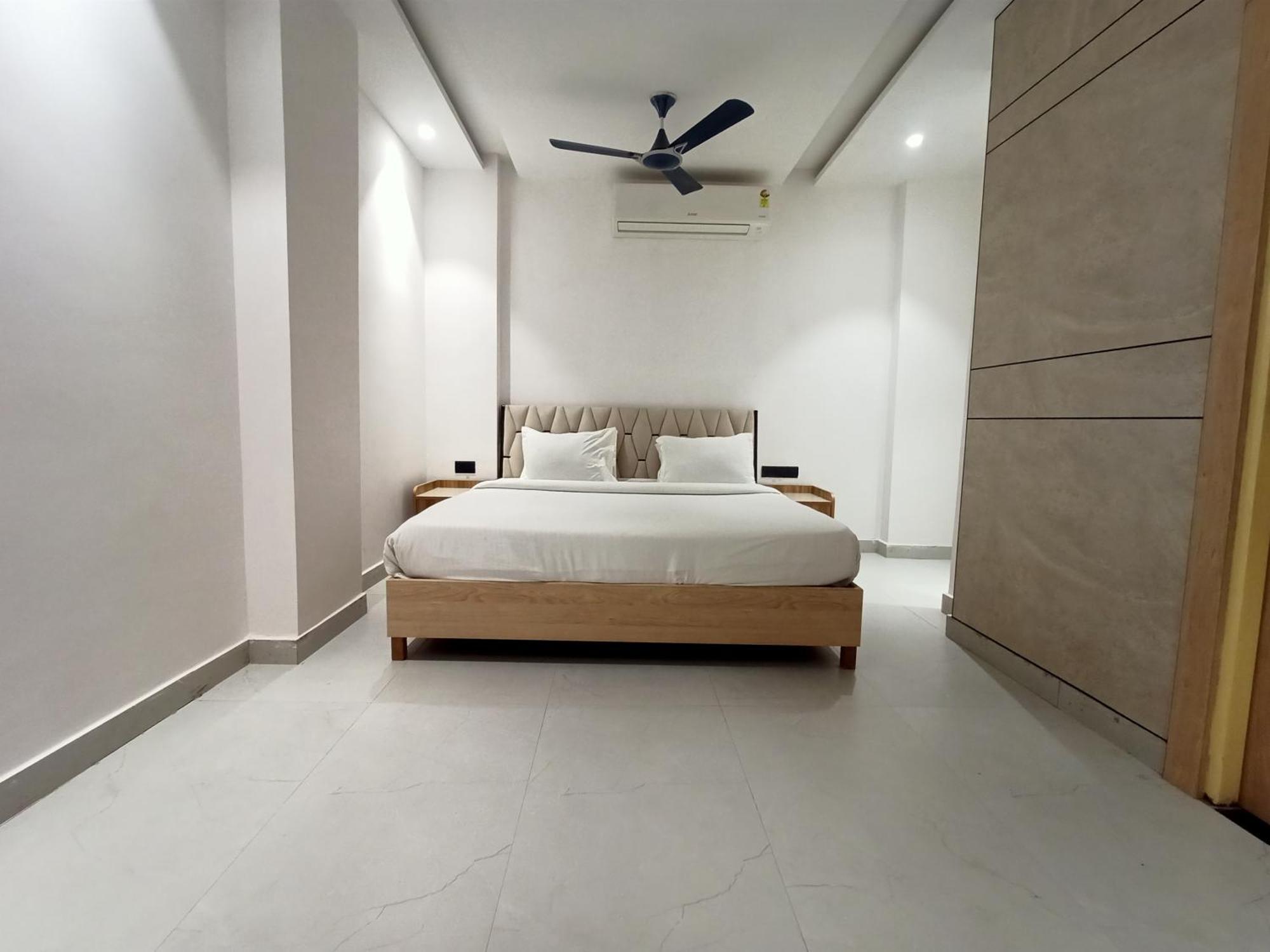 Hotel Global Inn -1 Km From Railway Station - Lift Food And Free Parking Lakhnaú Exteriér fotografie