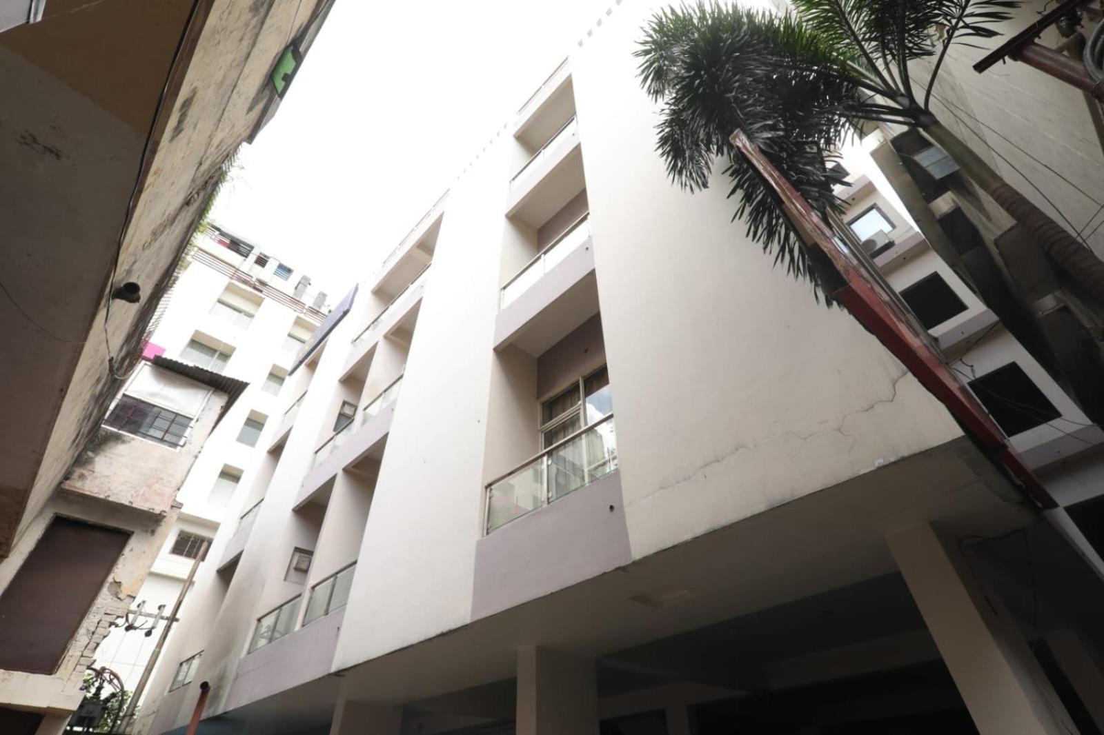 Hotel Global Inn -1 Km From Railway Station - Lift Food And Free Parking Lakhnaú Exteriér fotografie