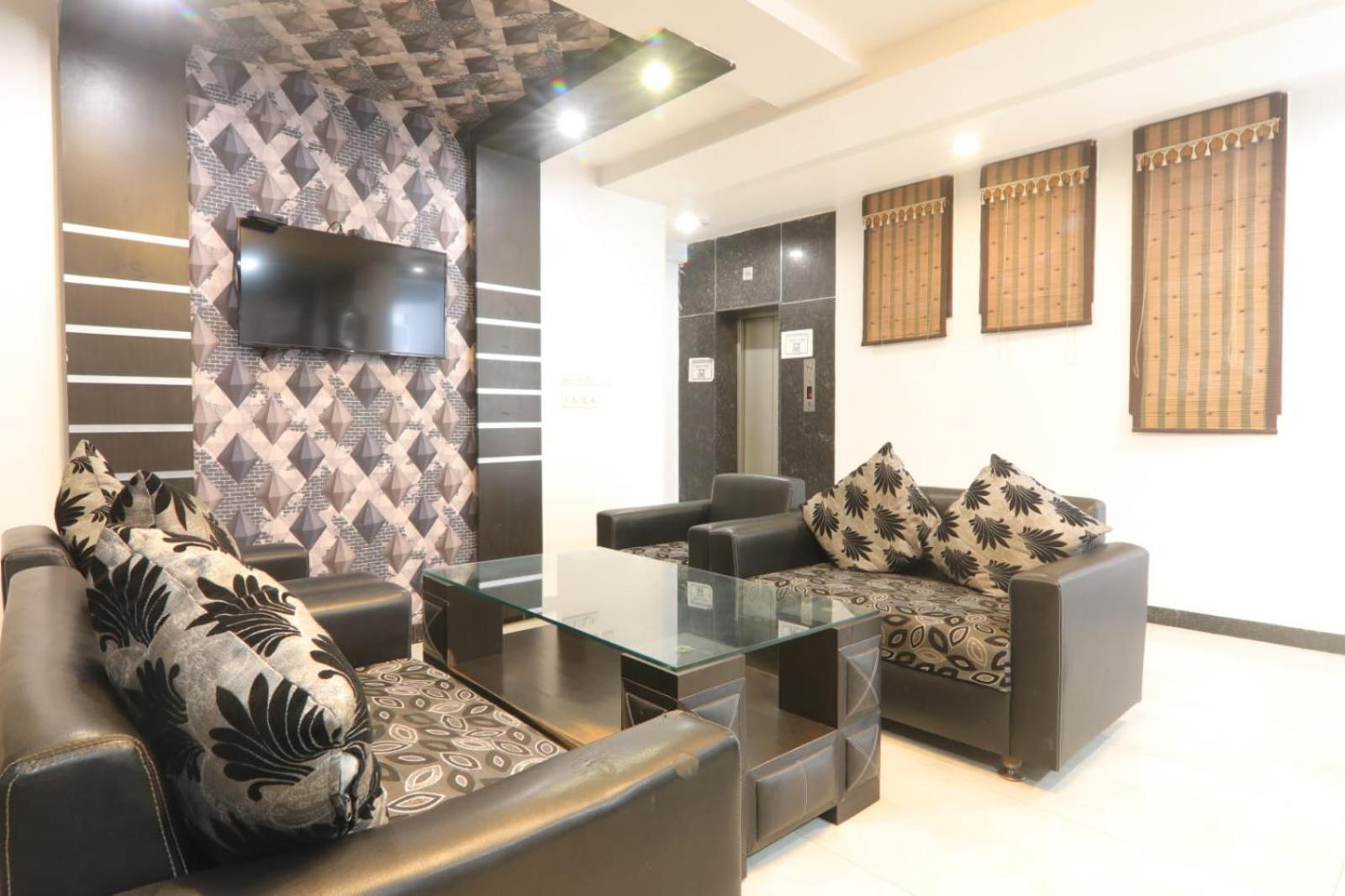 Hotel Global Inn -1 Km From Railway Station - Lift Food And Free Parking Lakhnaú Exteriér fotografie